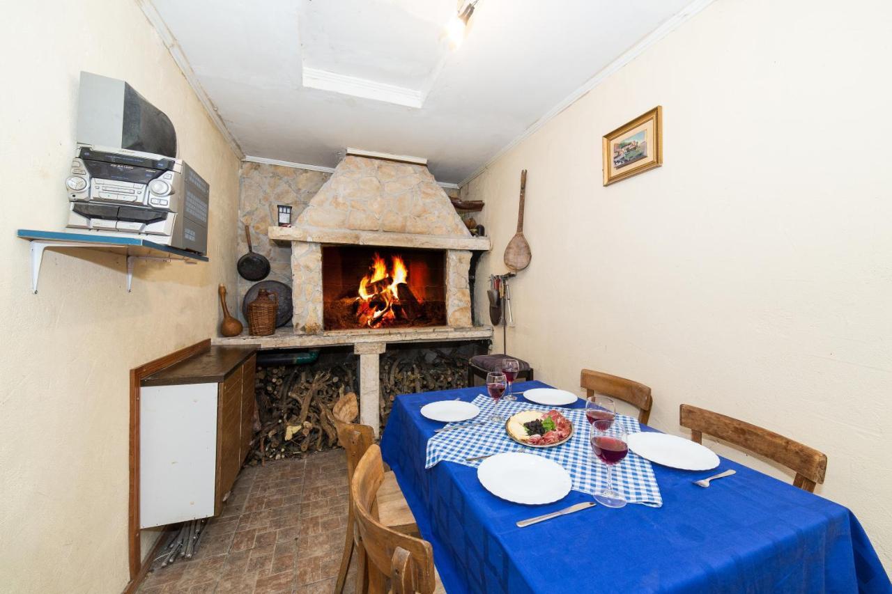 Beautiful Apartment In Center Of Trogir Eksteriør billede
