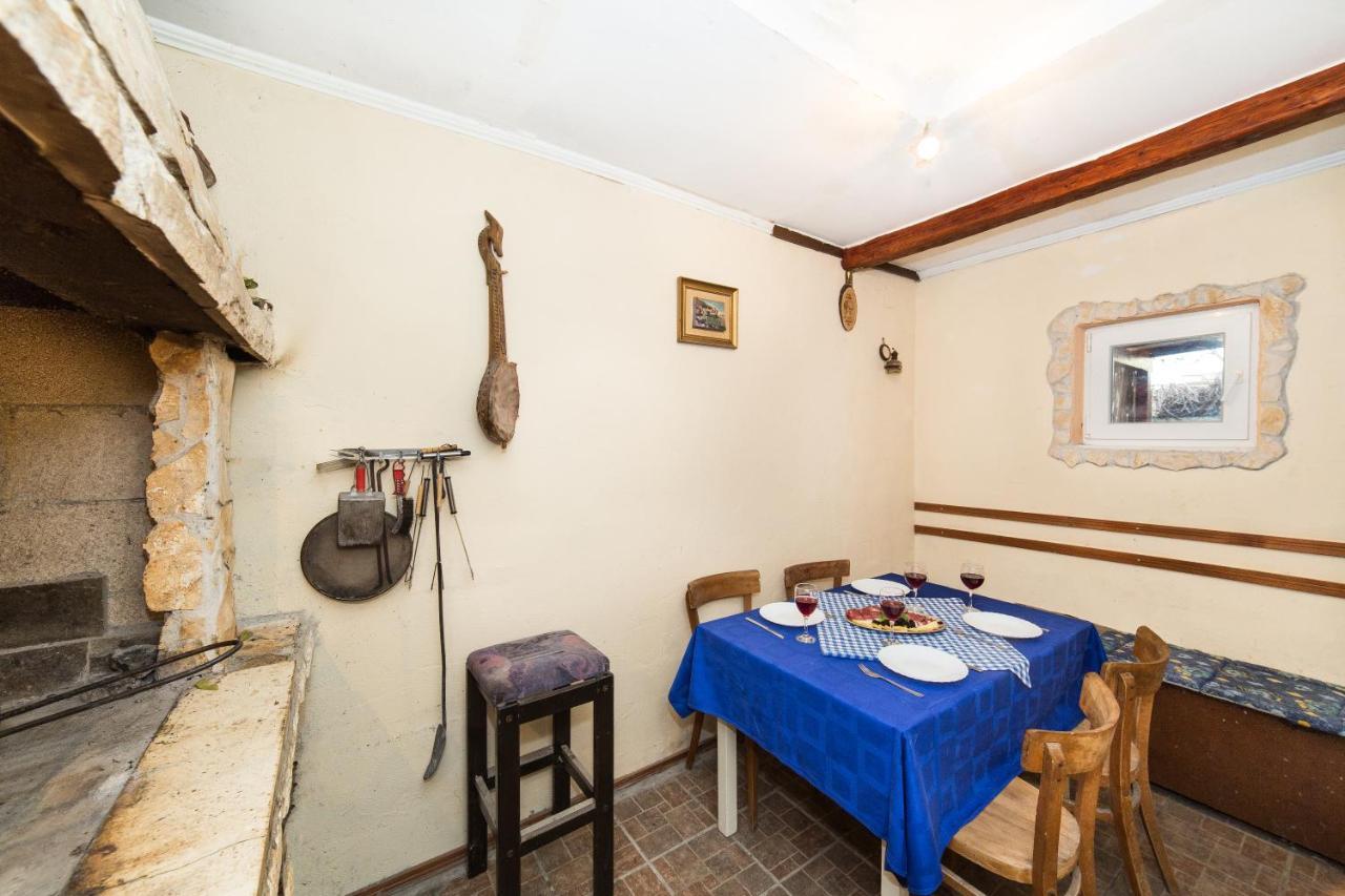 Beautiful Apartment In Center Of Trogir Eksteriør billede