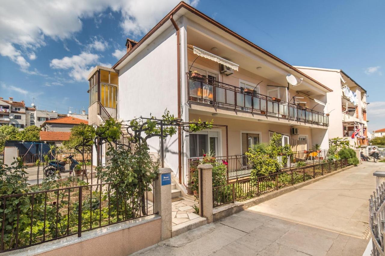 Beautiful Apartment In Center Of Trogir Eksteriør billede