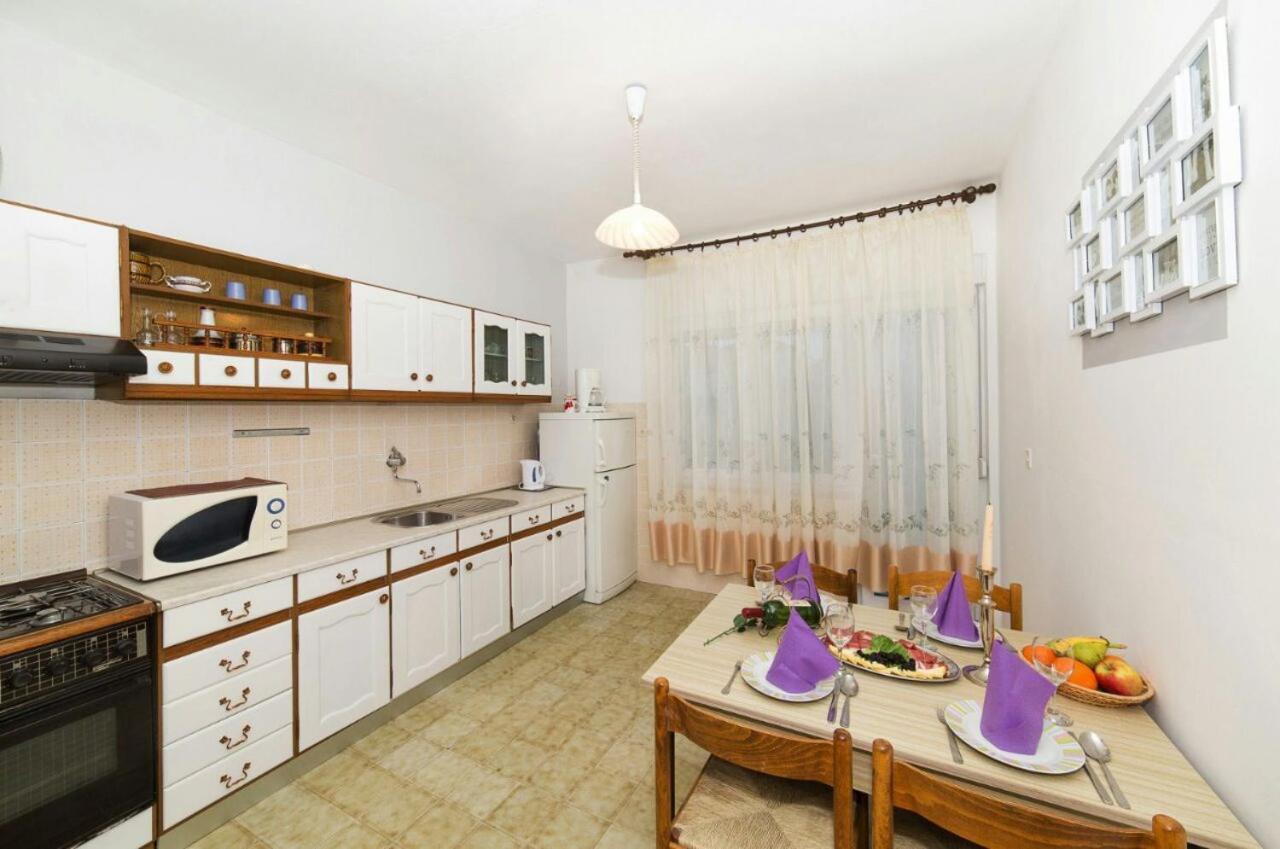 Beautiful Apartment In Center Of Trogir Eksteriør billede