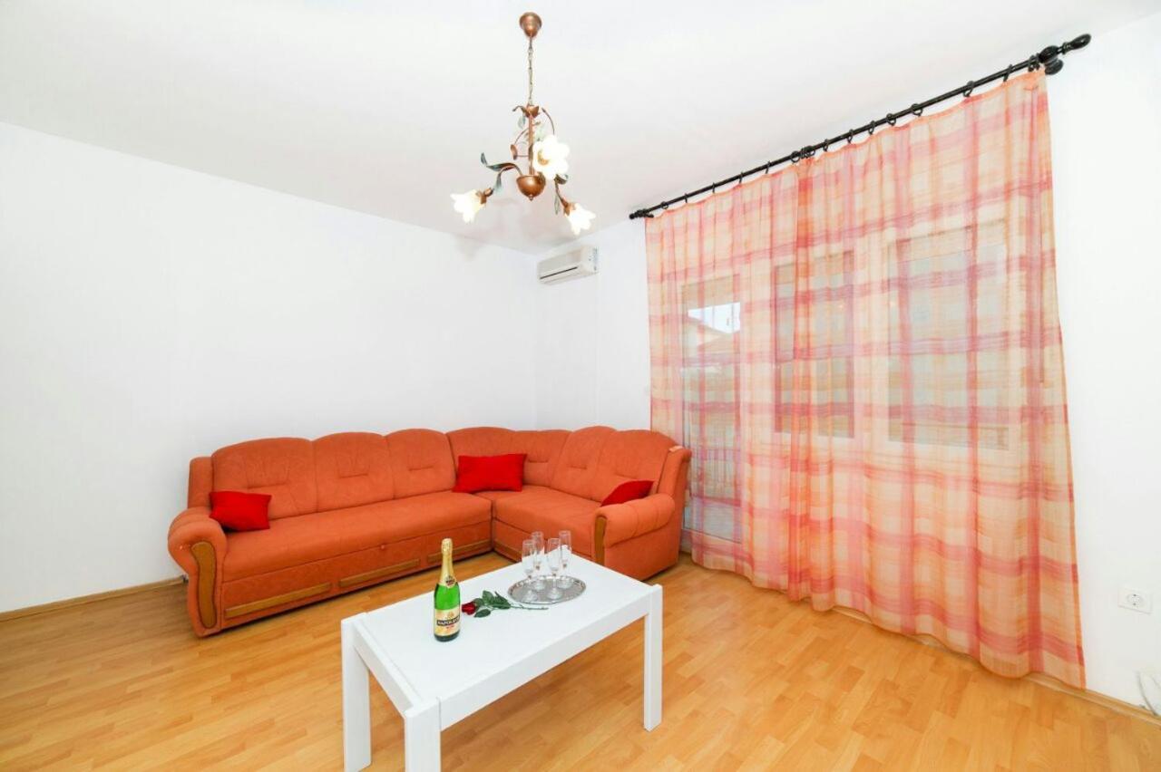 Beautiful Apartment In Center Of Trogir Eksteriør billede
