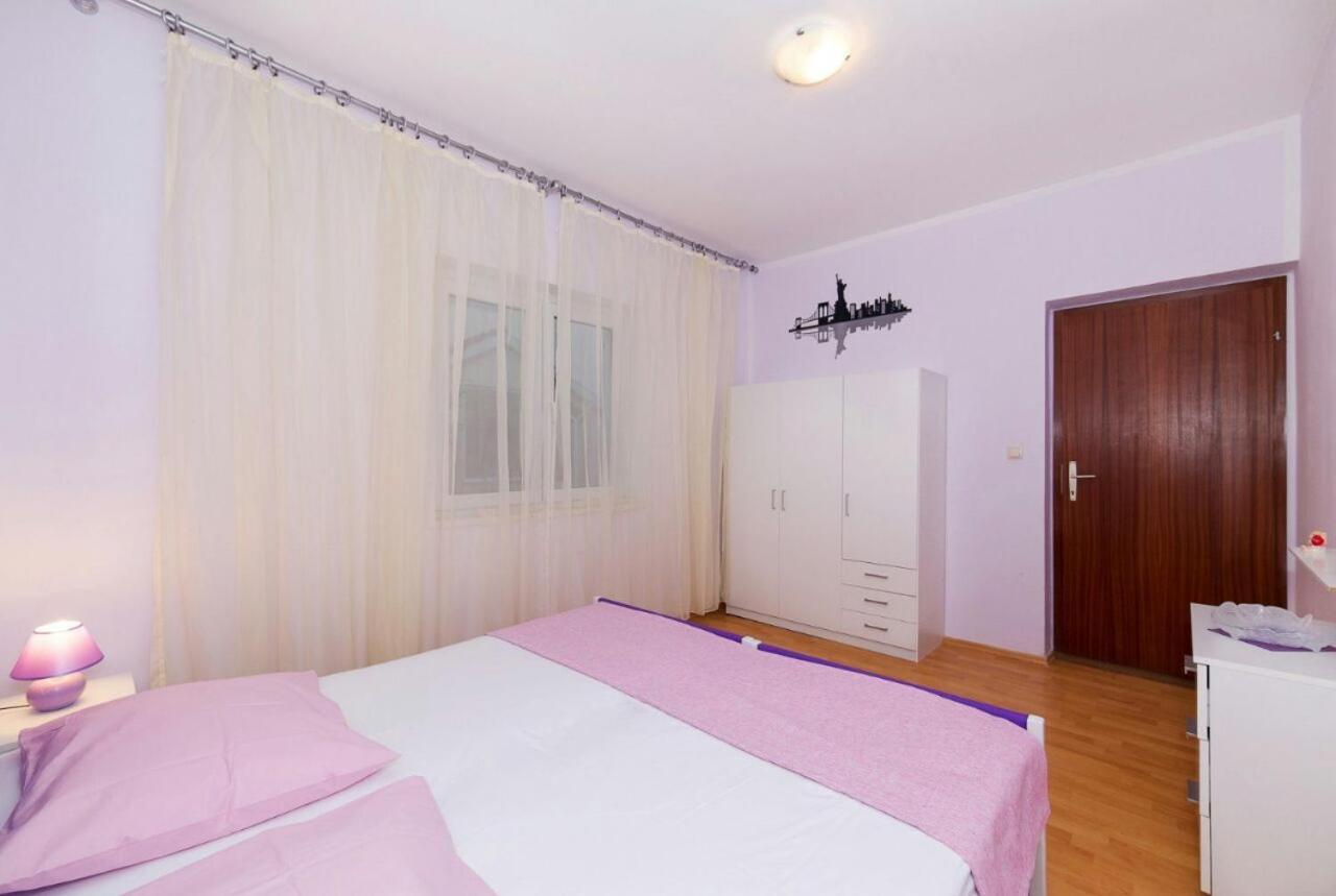 Beautiful Apartment In Center Of Trogir Eksteriør billede
