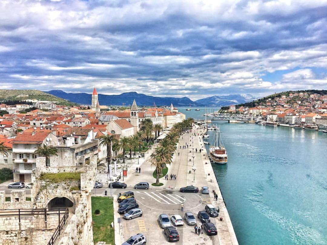 Beautiful Apartment In Center Of Trogir Eksteriør billede